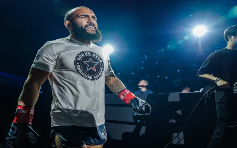 نصيحة جون لينيكر.. كيف تنجح في احتراف القتال بأكثر من رياضة مختلفة؟